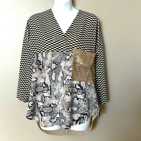 Zara top size medium. Looks great with tights and boots. - Picture 1 of 5